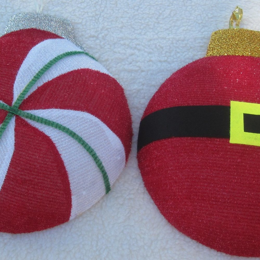 Bundle of 2 Christmas bulb ornaments